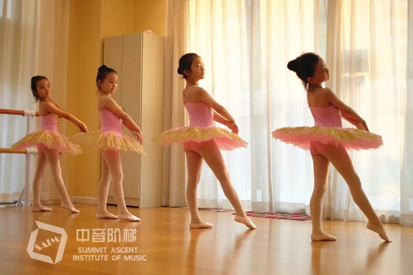 少儿芭蕾舞培训少儿学芭蕾舞好不好？