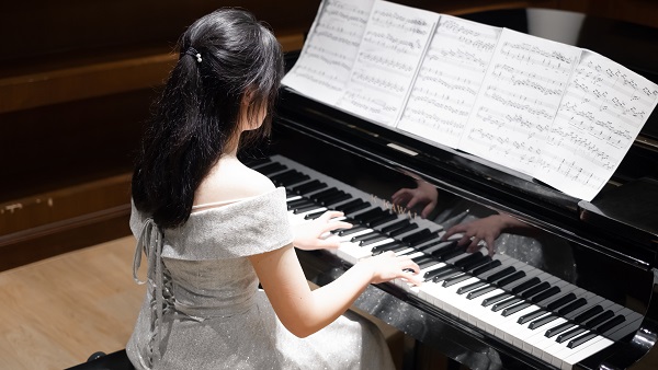 钢琴连奏基本弹奏技巧，学弹奏曲目必看！
