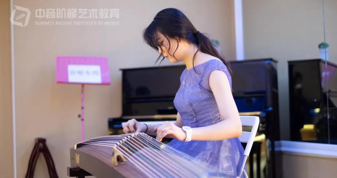 初学者怎么学古筝,大概要多少钱?