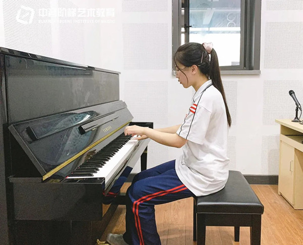 千万不要让女孩学音乐