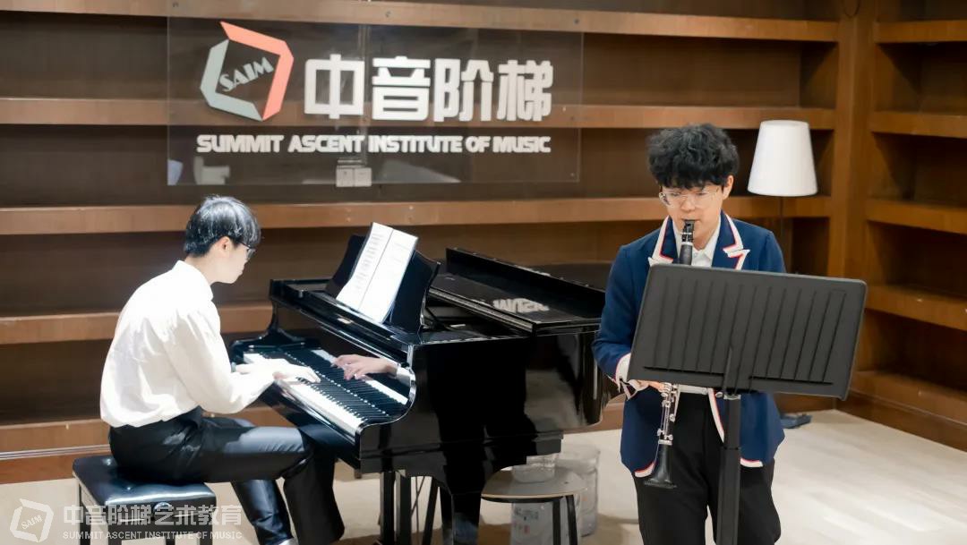 北京学钢琴多少钱 学钢琴怎么选择老师