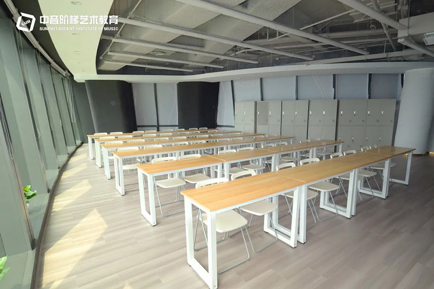 中音阶梯教学环境展示